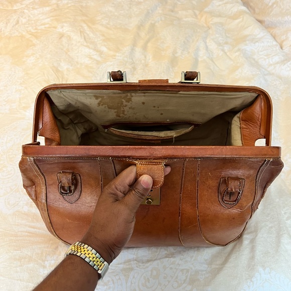 Vintage Doctor’s Bag [overnight bag] - Picture 4 of 6